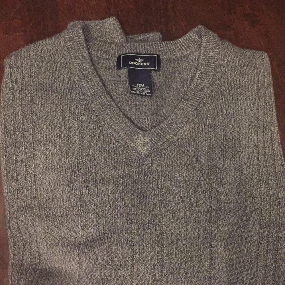 Dockers men’s grey v-neck sweater